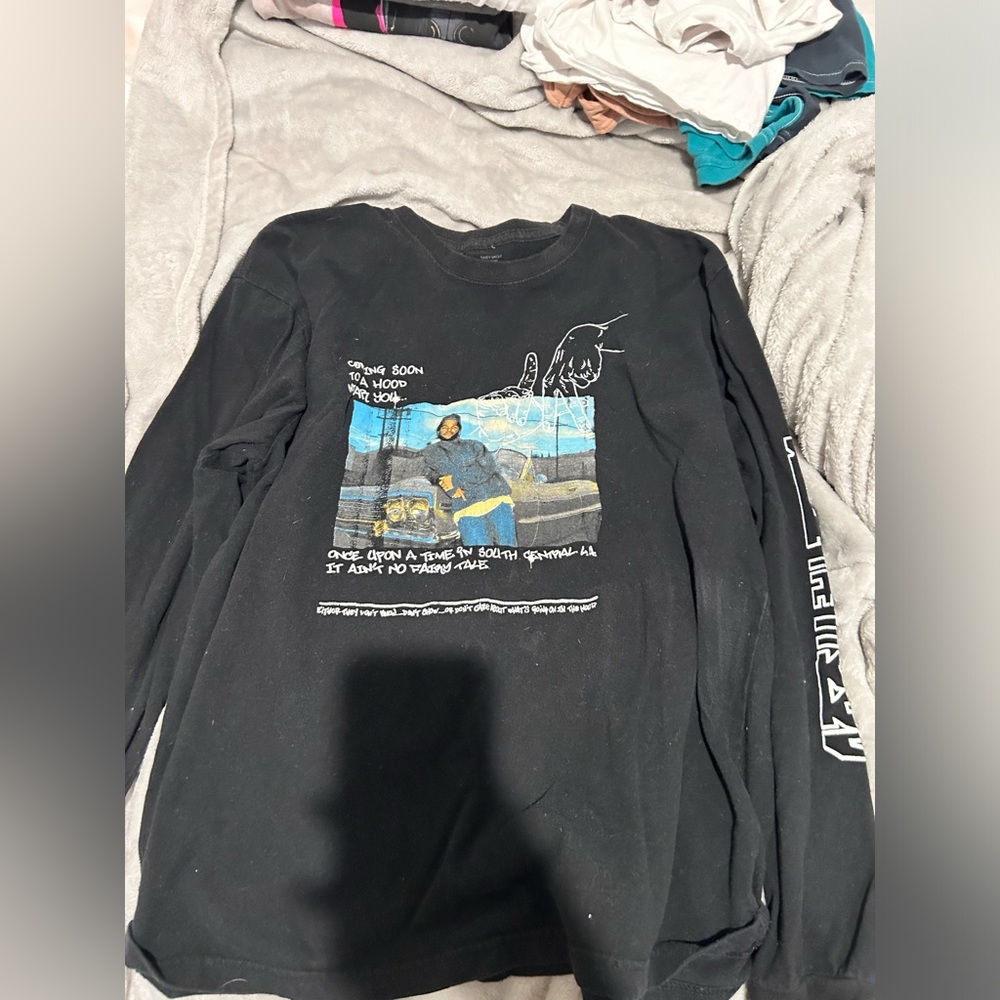 Graphic tee
